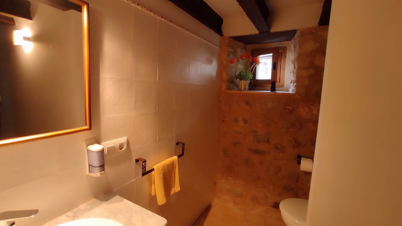 Photo of Bathroom in Maia de Montcal