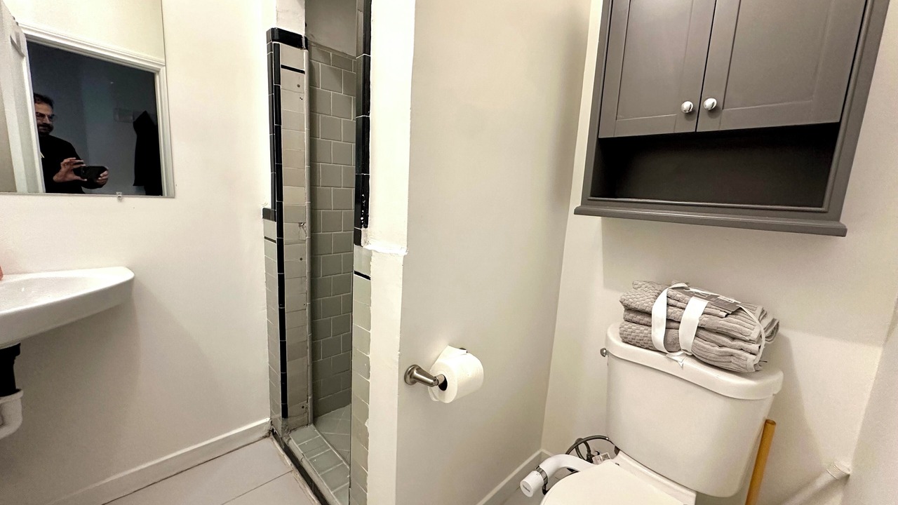 Photo of Bathroom in La Brea