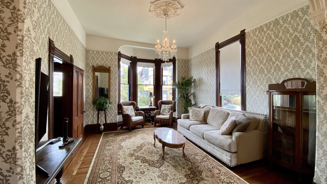 Photo of Livingroom in Beach Hill - Beach Flats