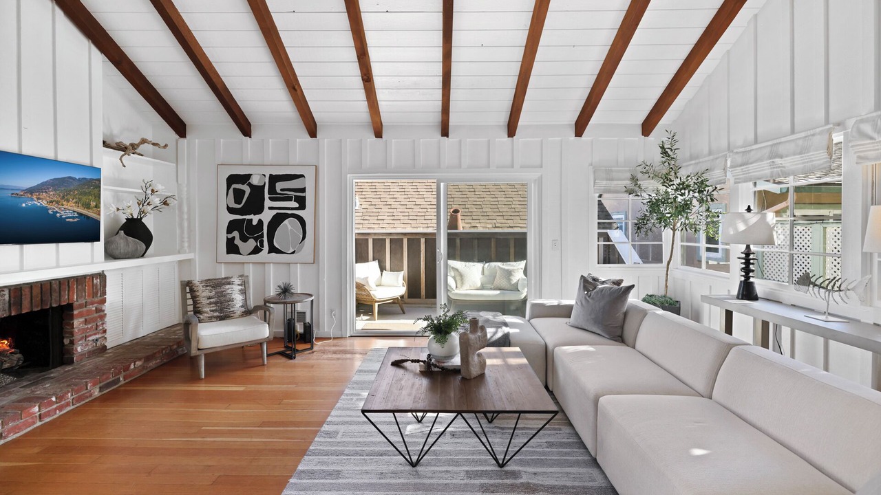 Photo of Livingroom in Balboa Island