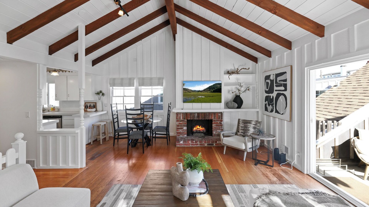 Photo of Livingroom in Balboa Island