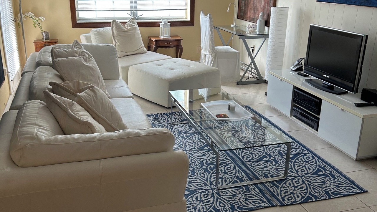 Photo of Livingroom in Key Biscayne