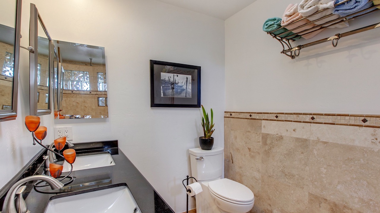 Photo of Bathroom in Cardiff-by-the-Sea