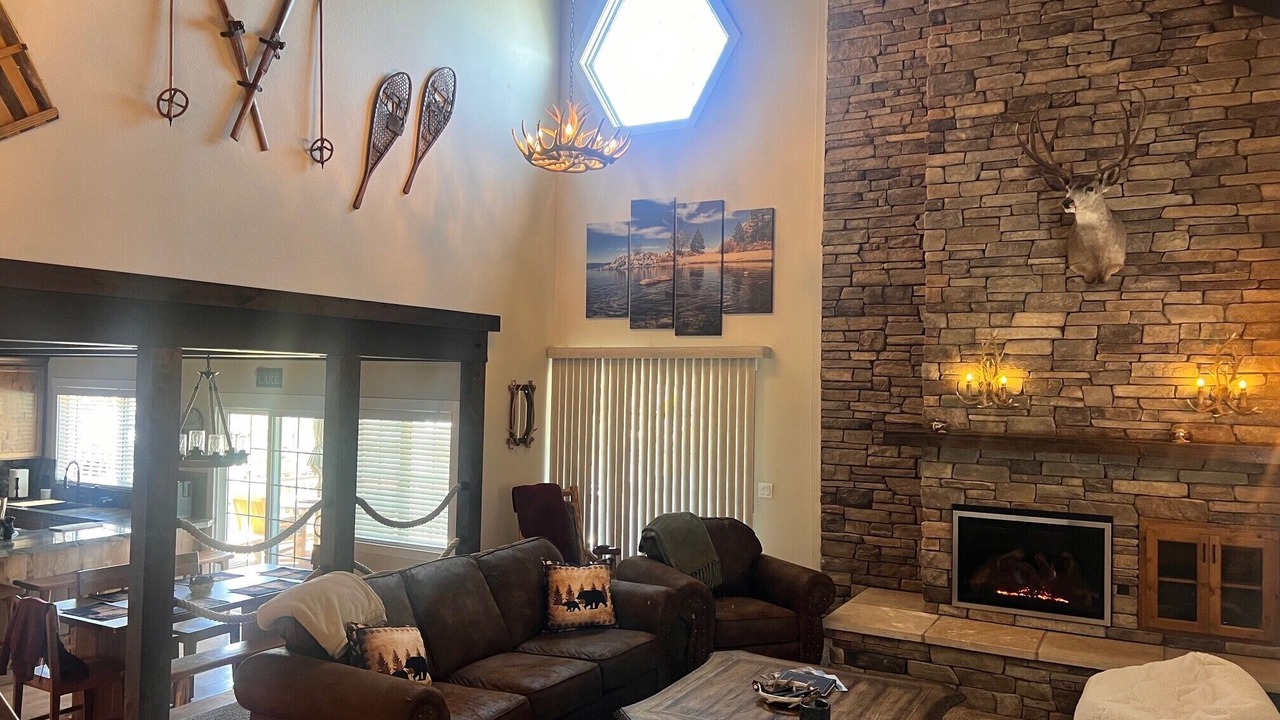 Photo of Livingroom in Tahoe Keys