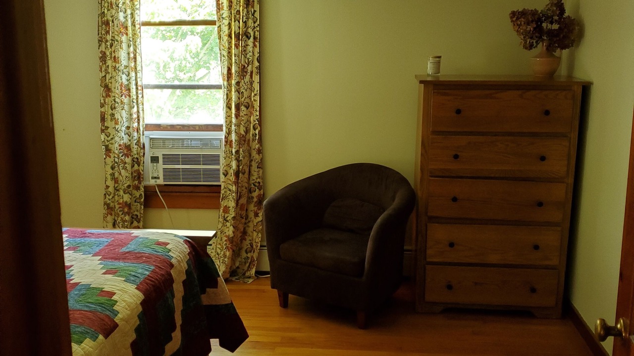 Photo of Bedroom in Town of Schroeppel