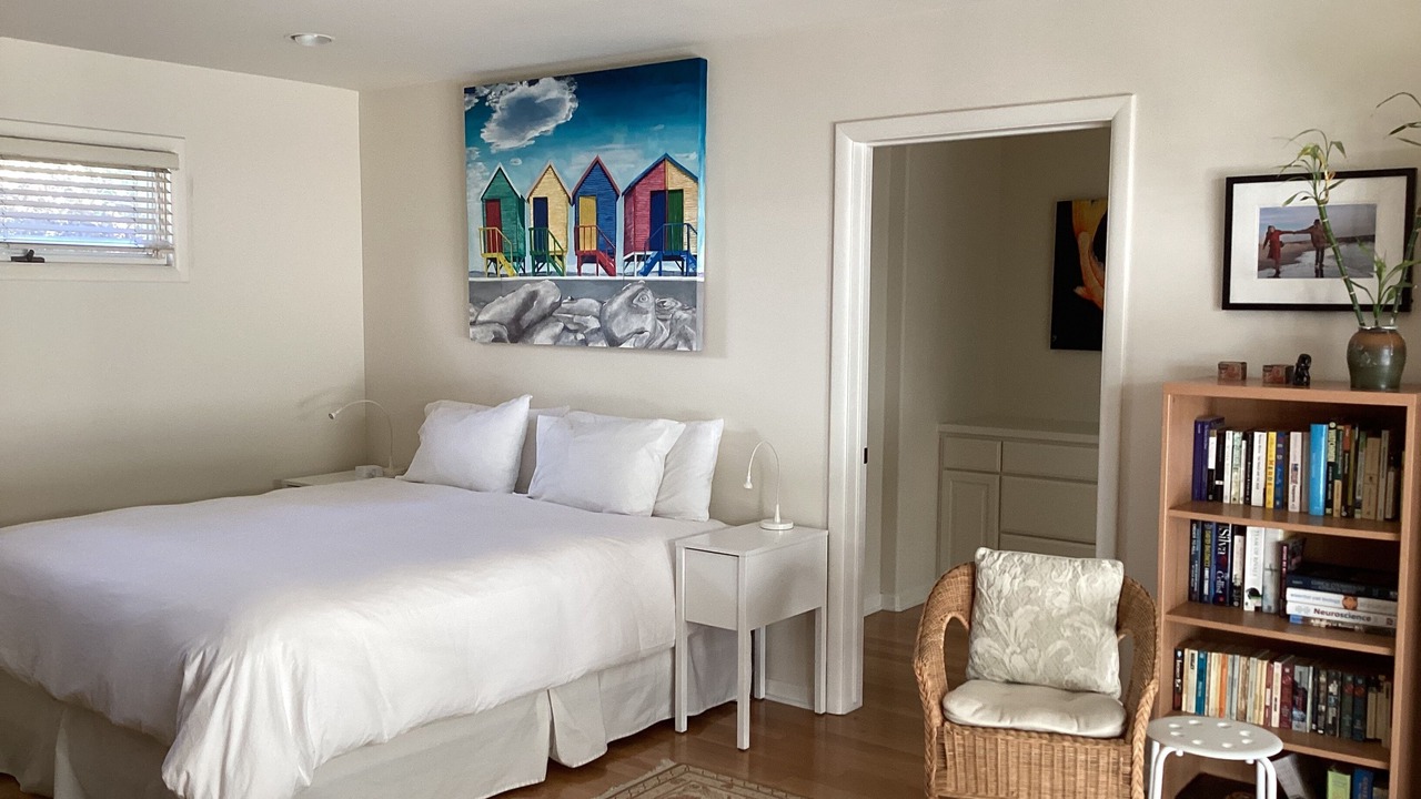 Photo of Bedroom in North of Wilshire
