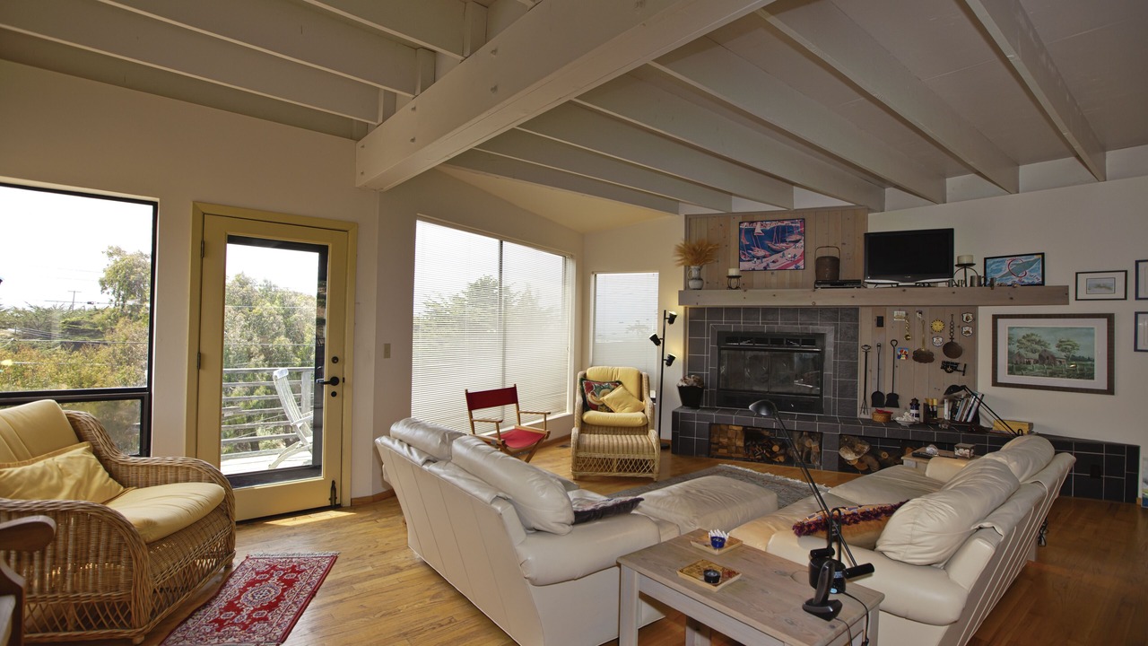 Photo of Livingroom in Dillon Beach