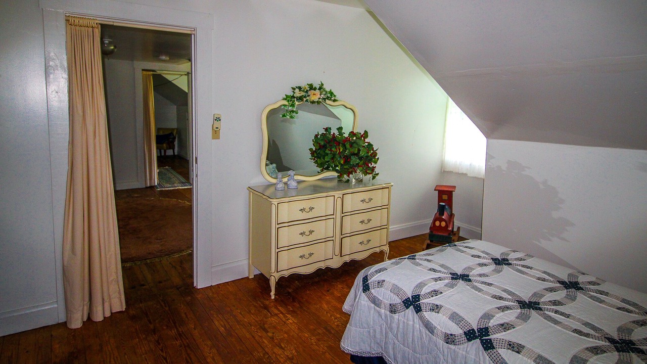 Photo of Bedroom in Crumpler