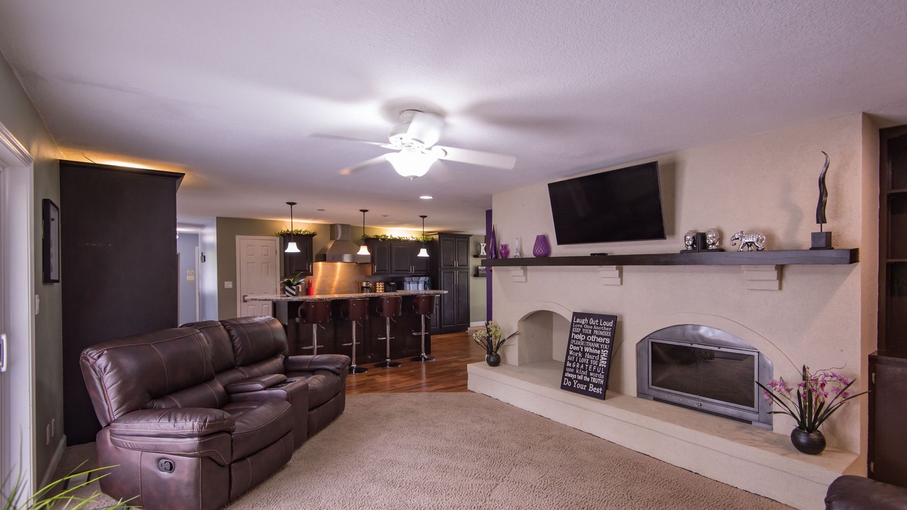 Photo of Livingroom in West Des Moines