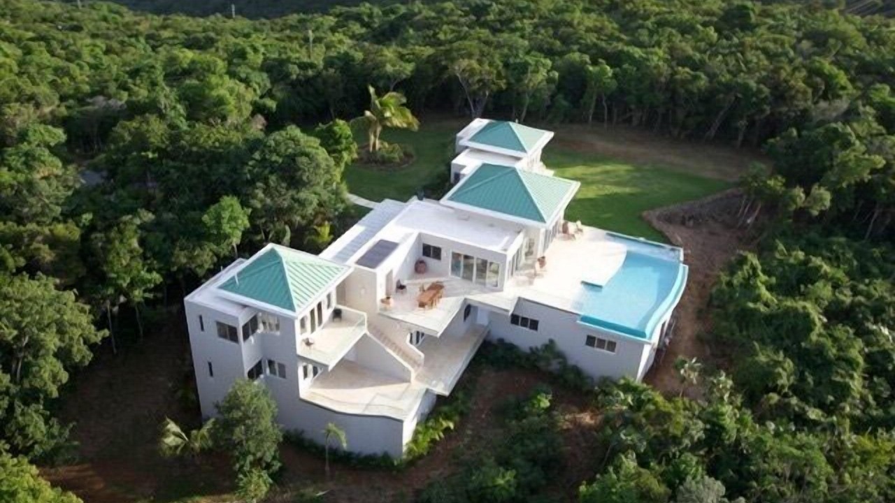 Photo of Others in Estate Little Saint Thomas