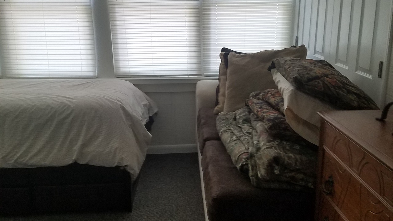 Photo of Bedroom in Southmont