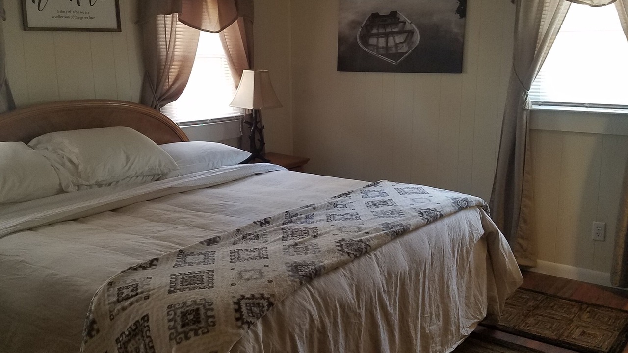 Photo of Bedroom in Southmont
