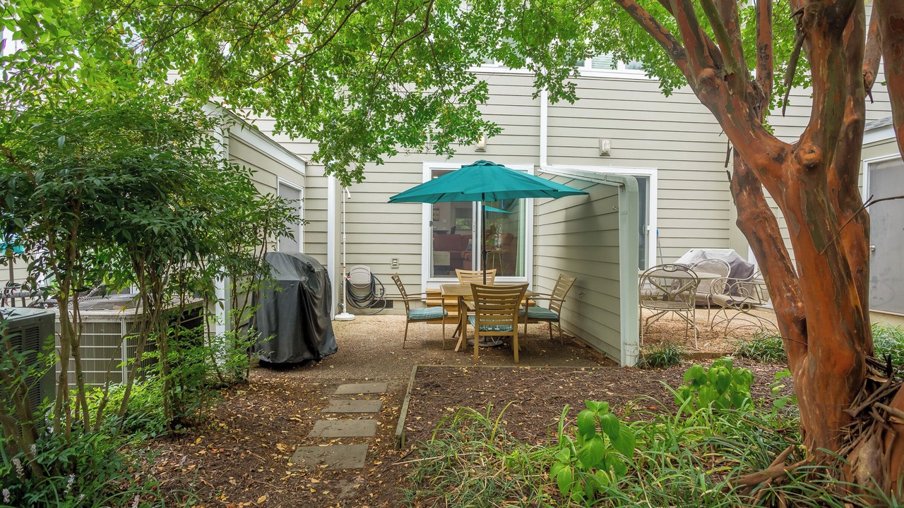 Photo of Outdoor in Country Club Estates