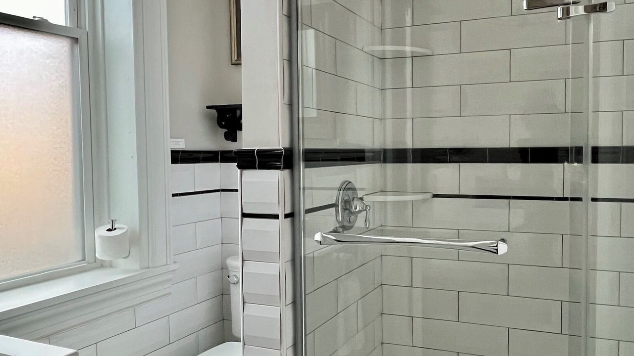 Photo of Bathroom in South Main Street
