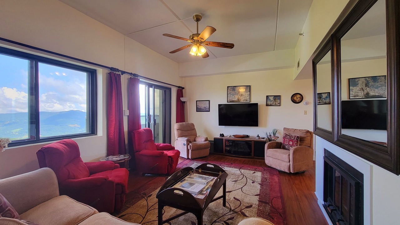 Photo of Livingroom in Seven Devils