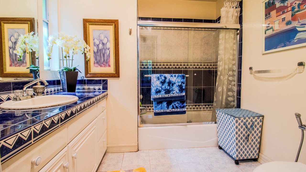 Photo of Bathroom in Woodland Hills