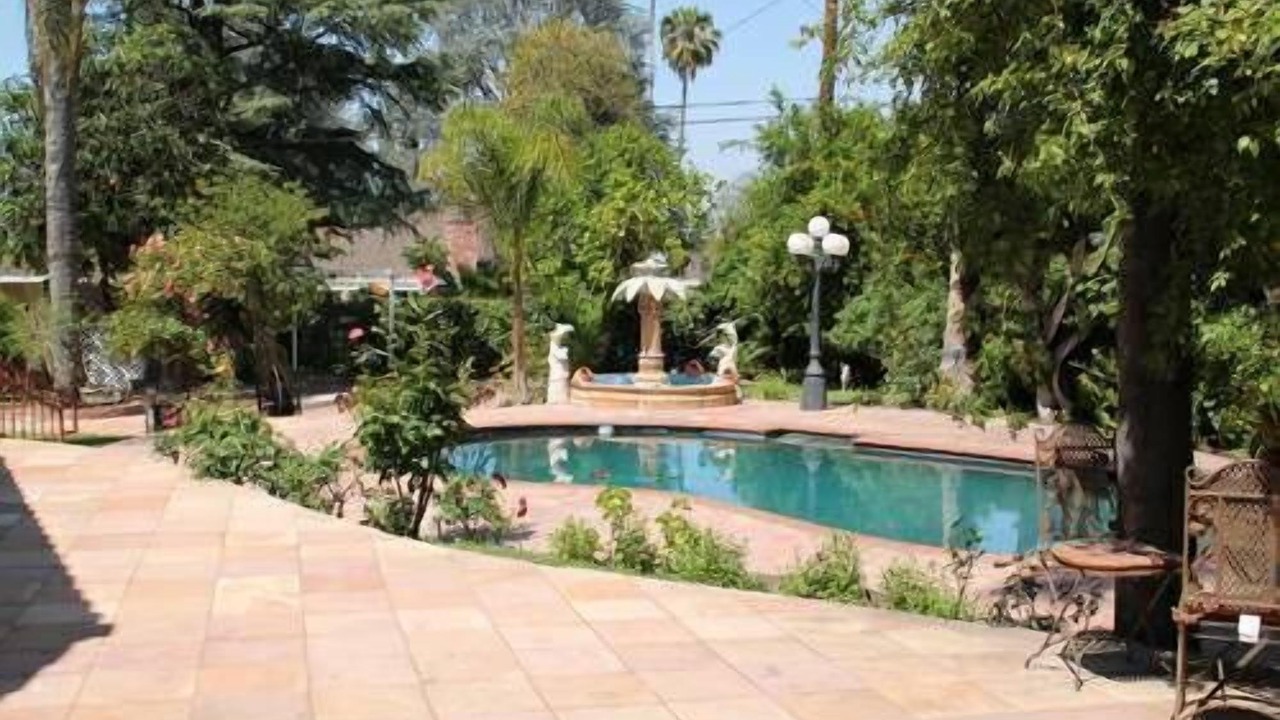Photo of Outdoor in Woodland Hills