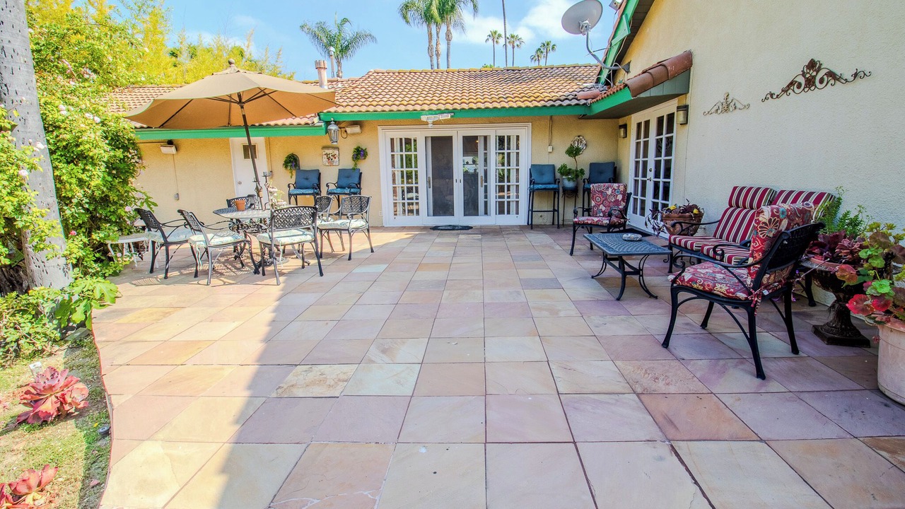 Photo of Patio Balcony in Woodland Hills