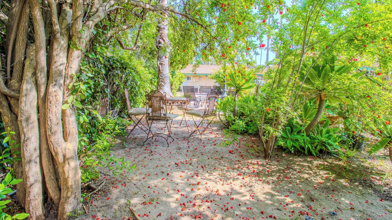 Photo of Patio Balcony in Woodland Hills