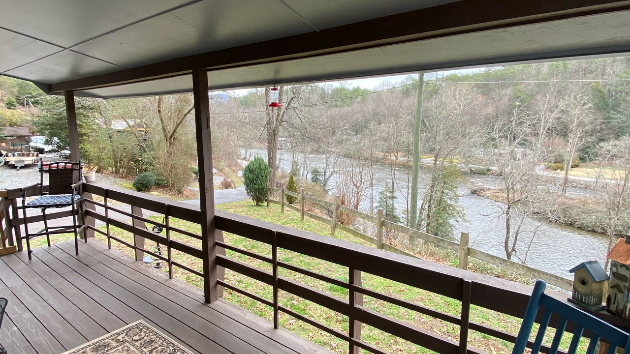 Photo of Patio Balcony in Sylva