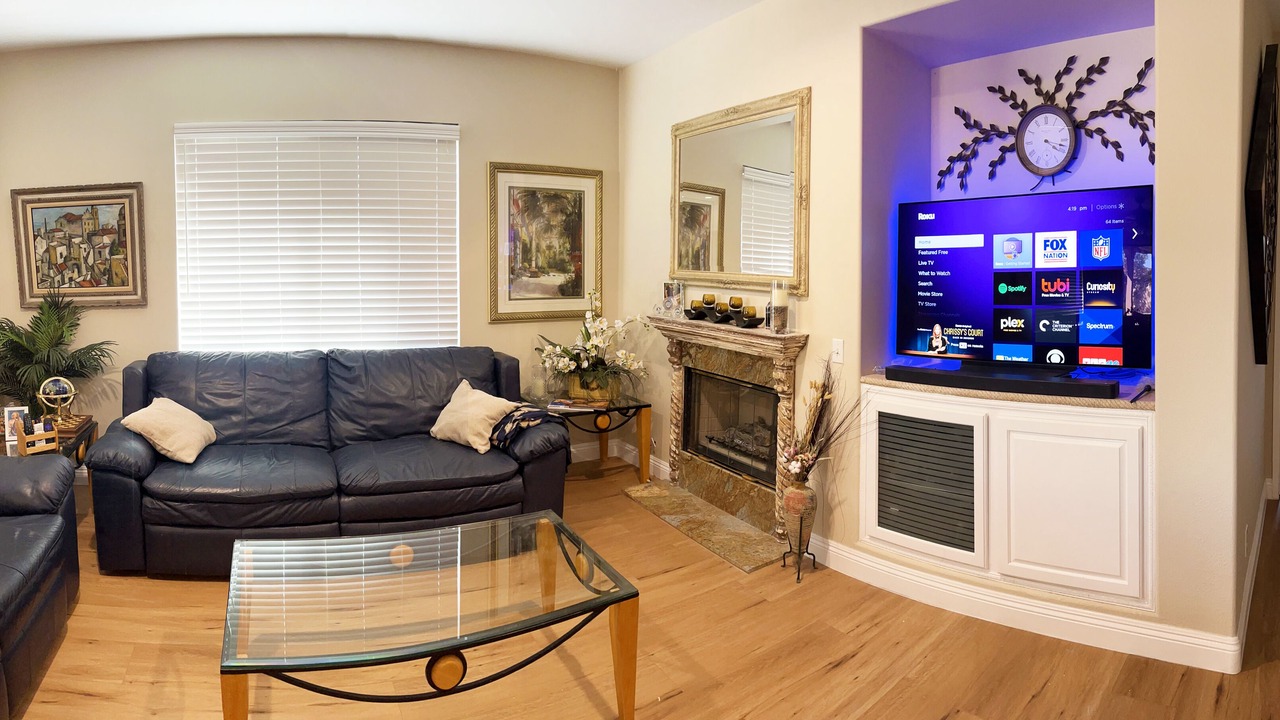 Photo of Livingroom in Lower Peters Canyon
