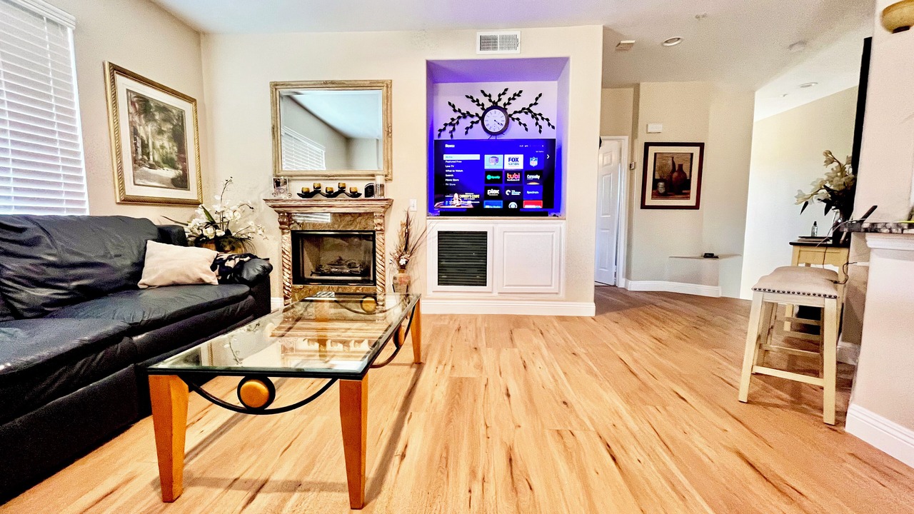 Photo of Livingroom in Lower Peters Canyon
