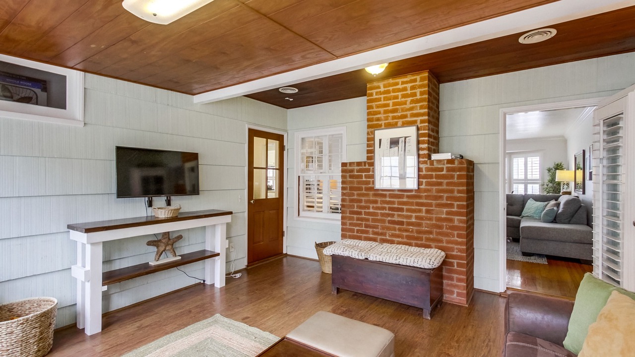 Photo of Livingroom in Village of La Jolla
