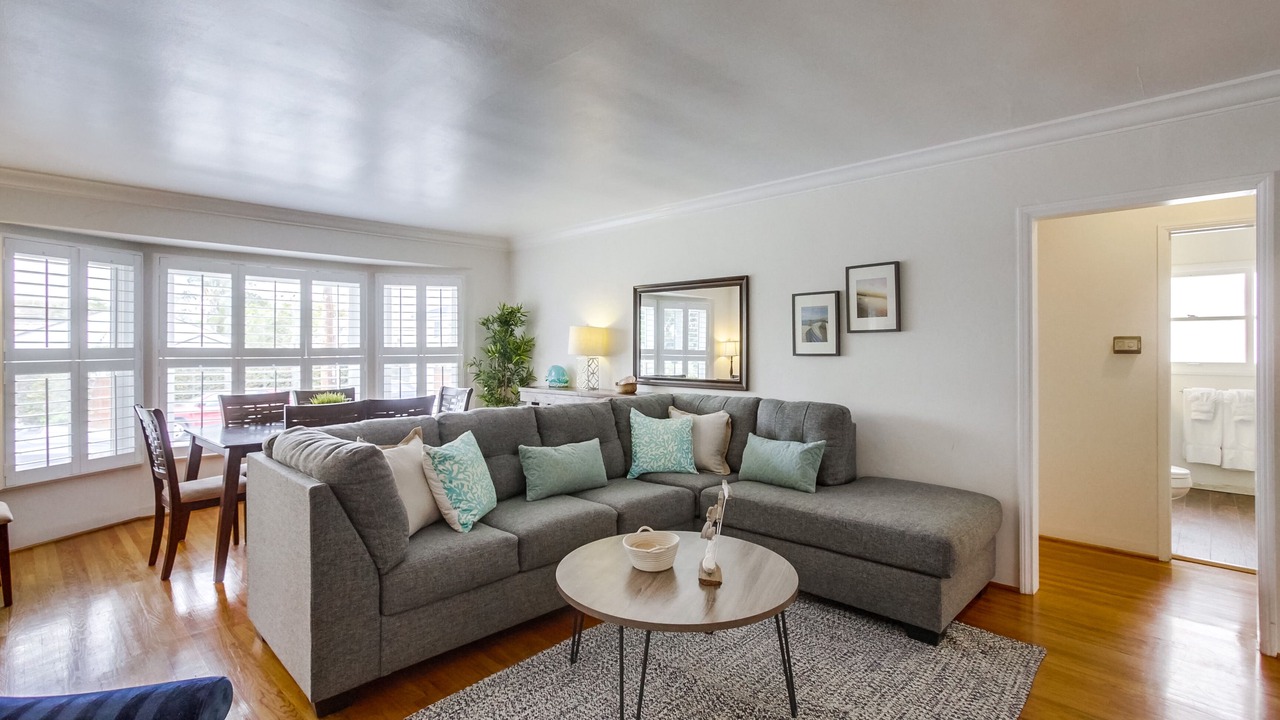 Photo of Livingroom in Village of La Jolla