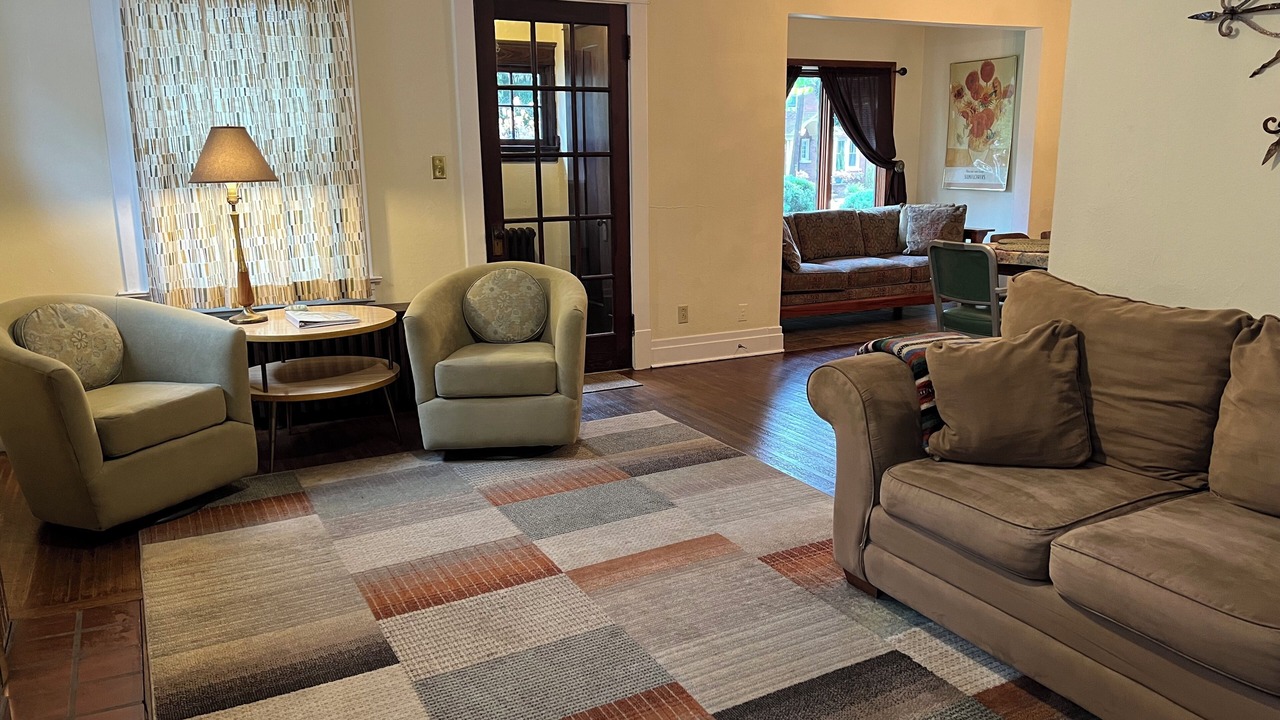 Photo of Livingroom in Niagara Falls