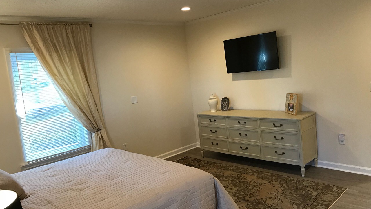 Photo of Bedroom in Northport