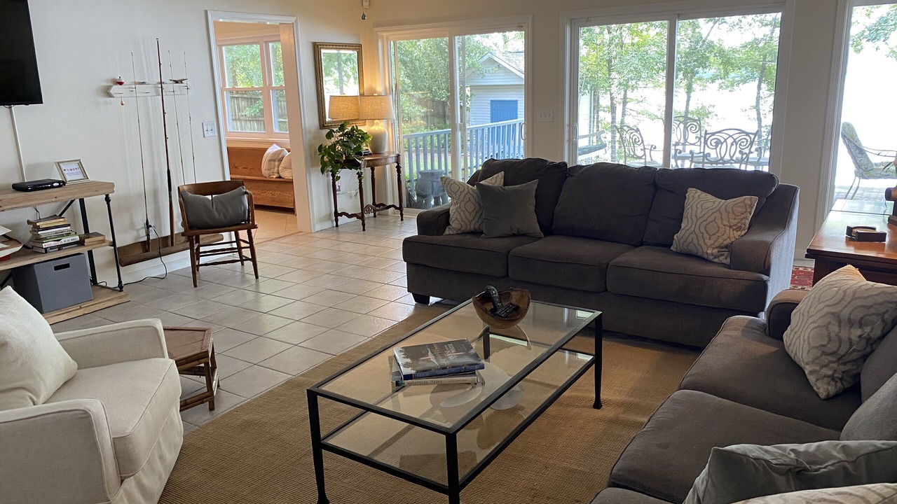 Photo of Livingroom in Northport