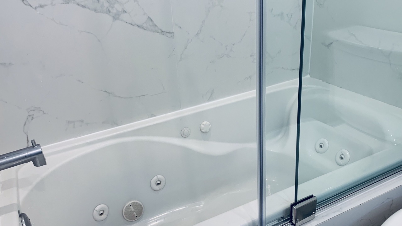 Photo of Bathroom in Flamingo/Lummus