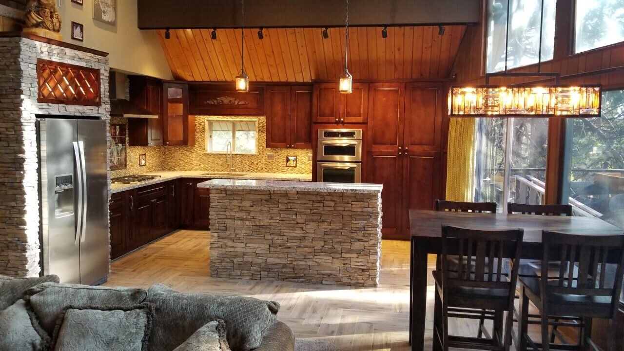 Photo of Bedroom in Running Springs