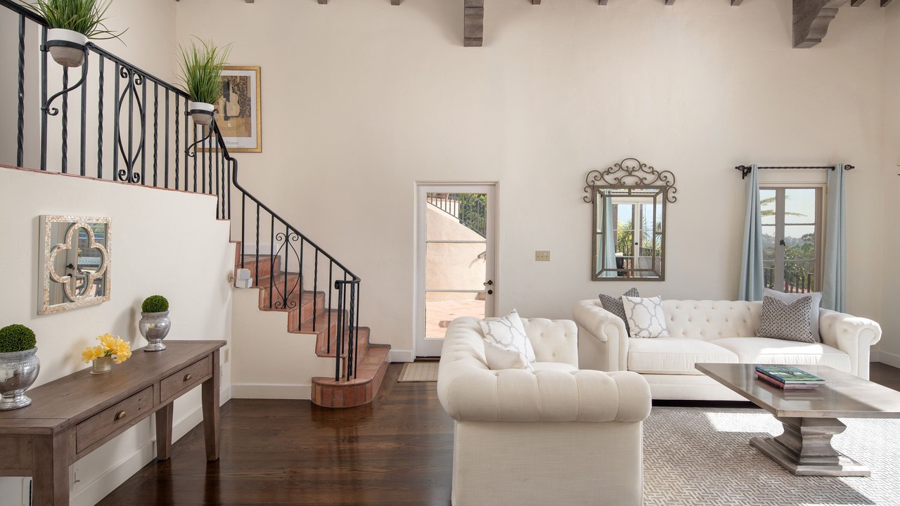 Photo of Livingroom in Country Club