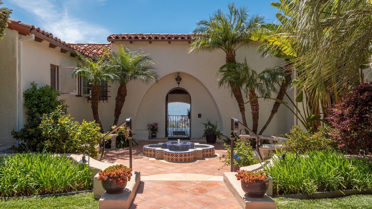 Photo of Patio Balcony in Country Club