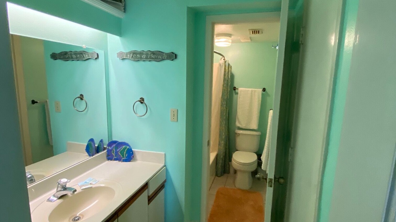 Photo of Bathroom in Orange Beach East
