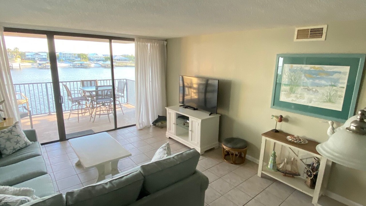 Photo of Livingroom in Orange Beach East