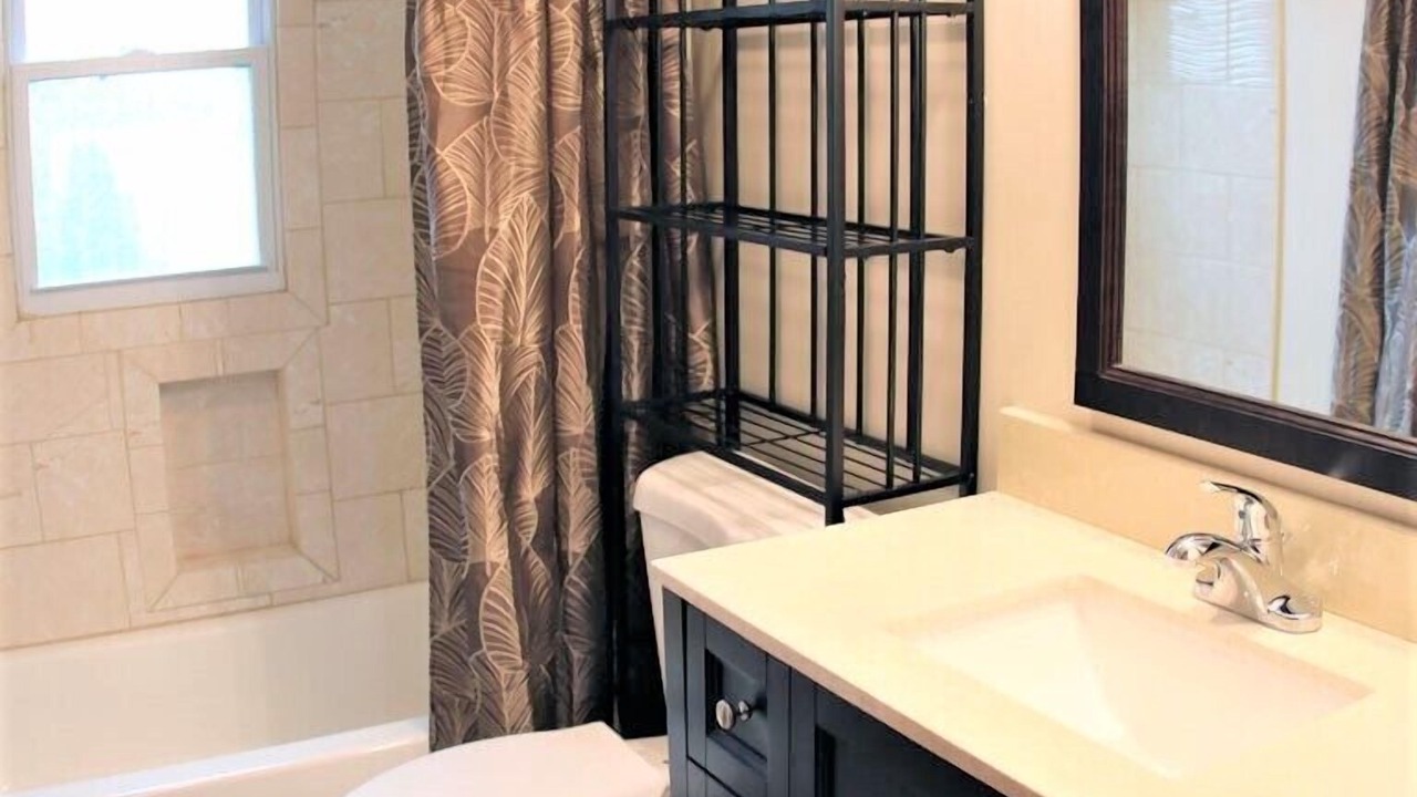 Photo of Bathroom in Raritan