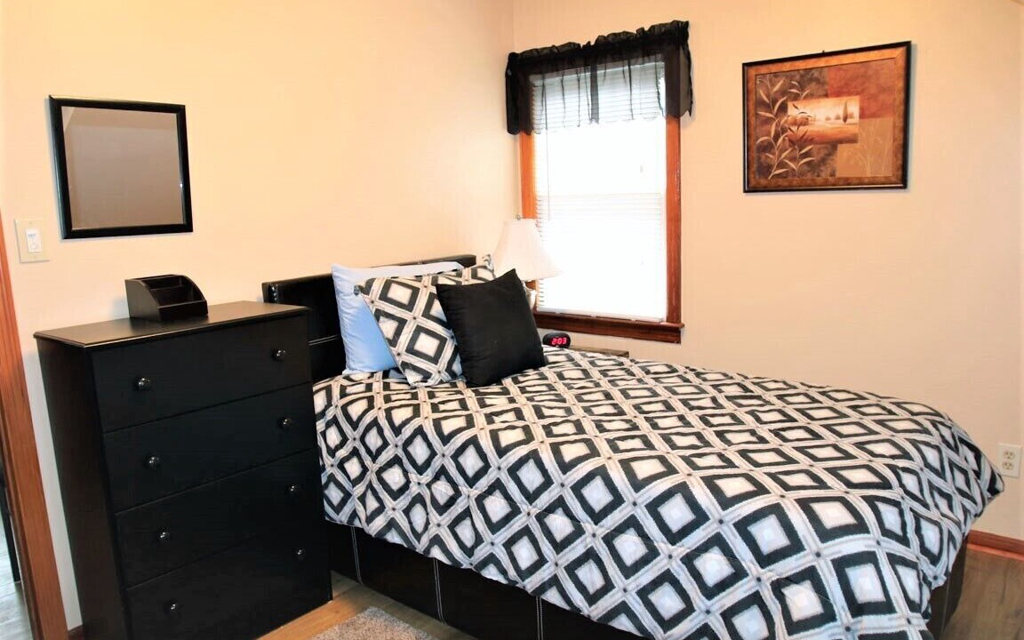 Photo of Bedroom in Raritan