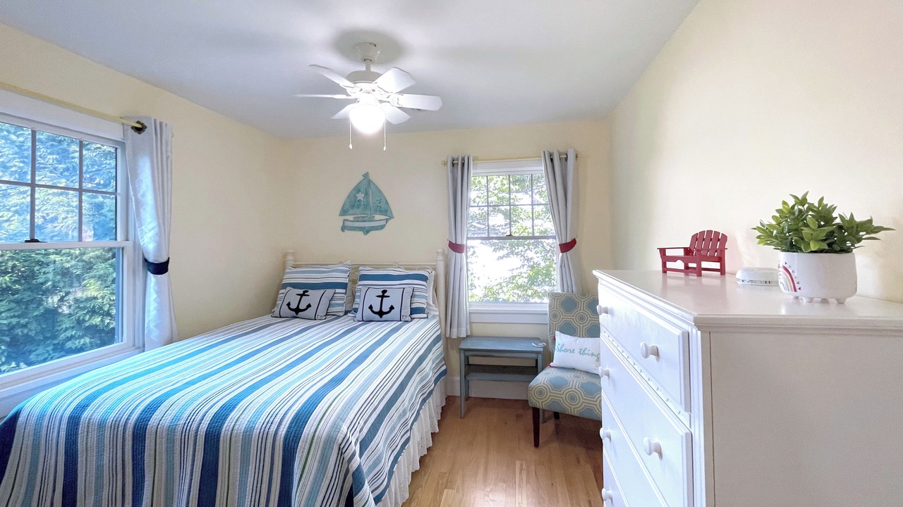 Photo of Bedroom in Spring Lake