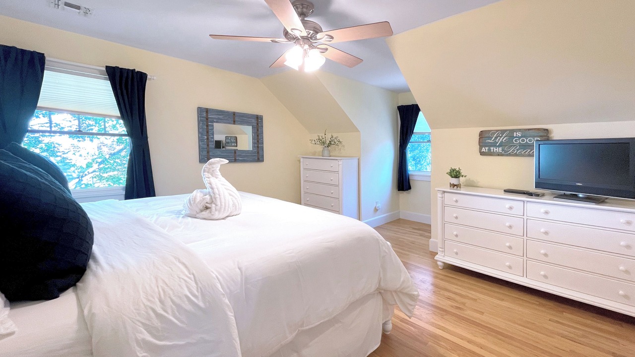 Photo of Bedroom in Spring Lake
