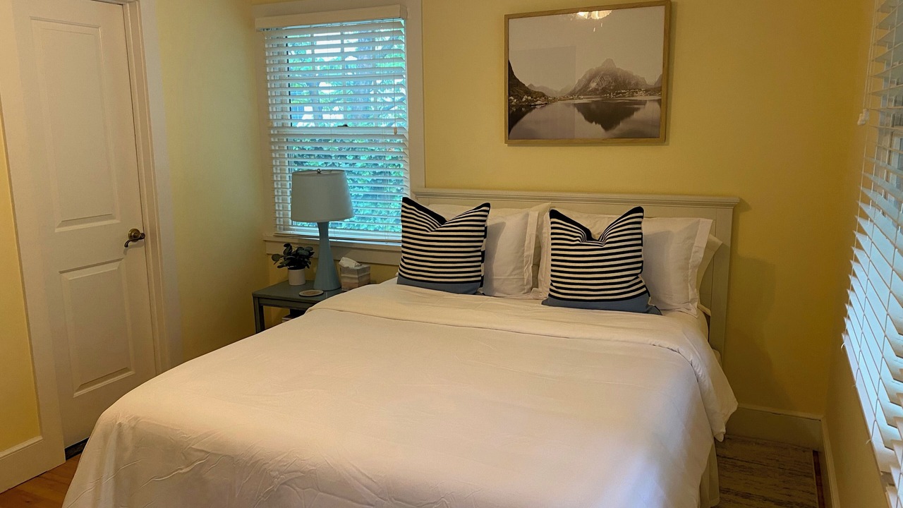 Photo of Bedroom in Spring Lake