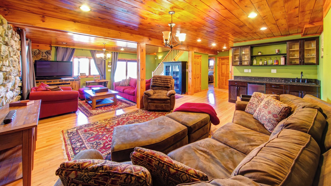 Photo of Livingroom in Roxbury