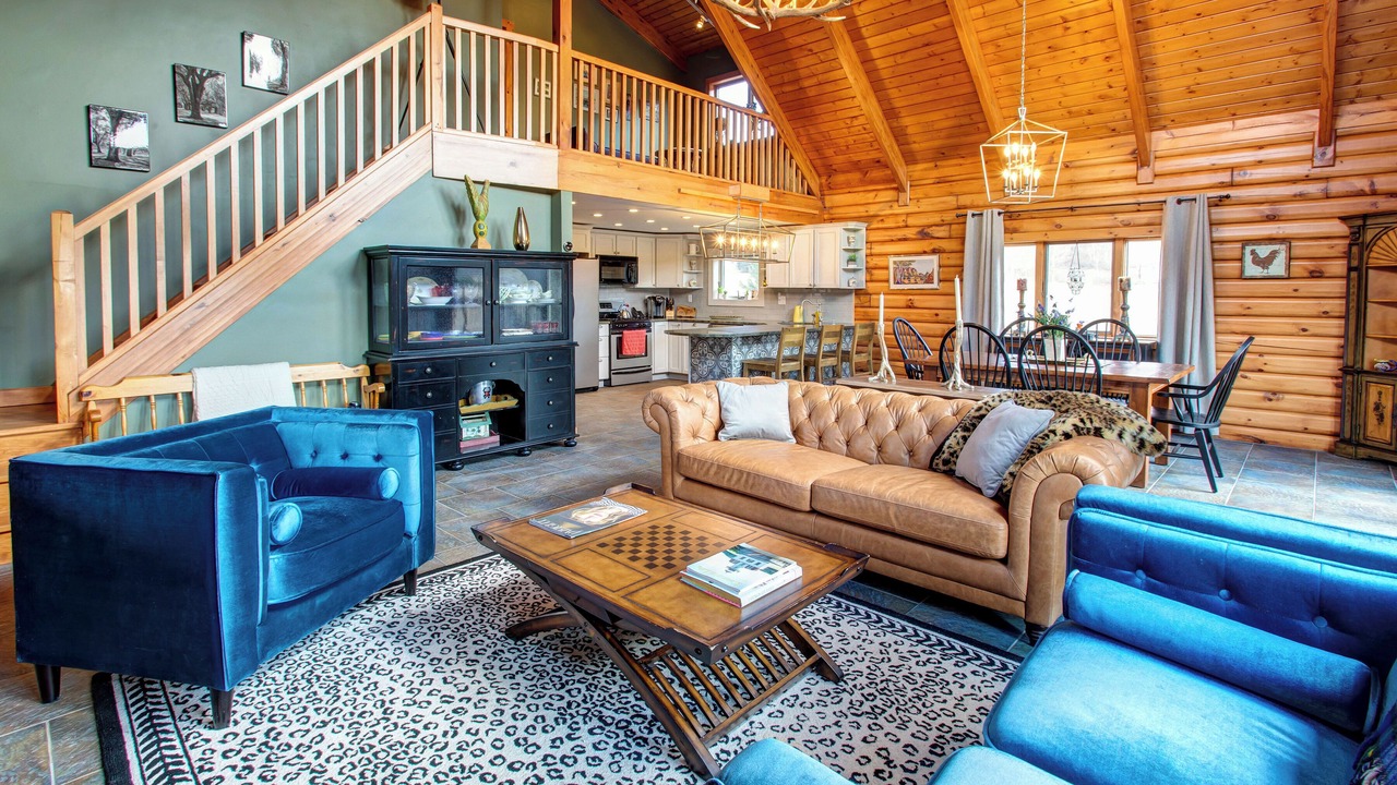 Photo of Livingroom in Roxbury
