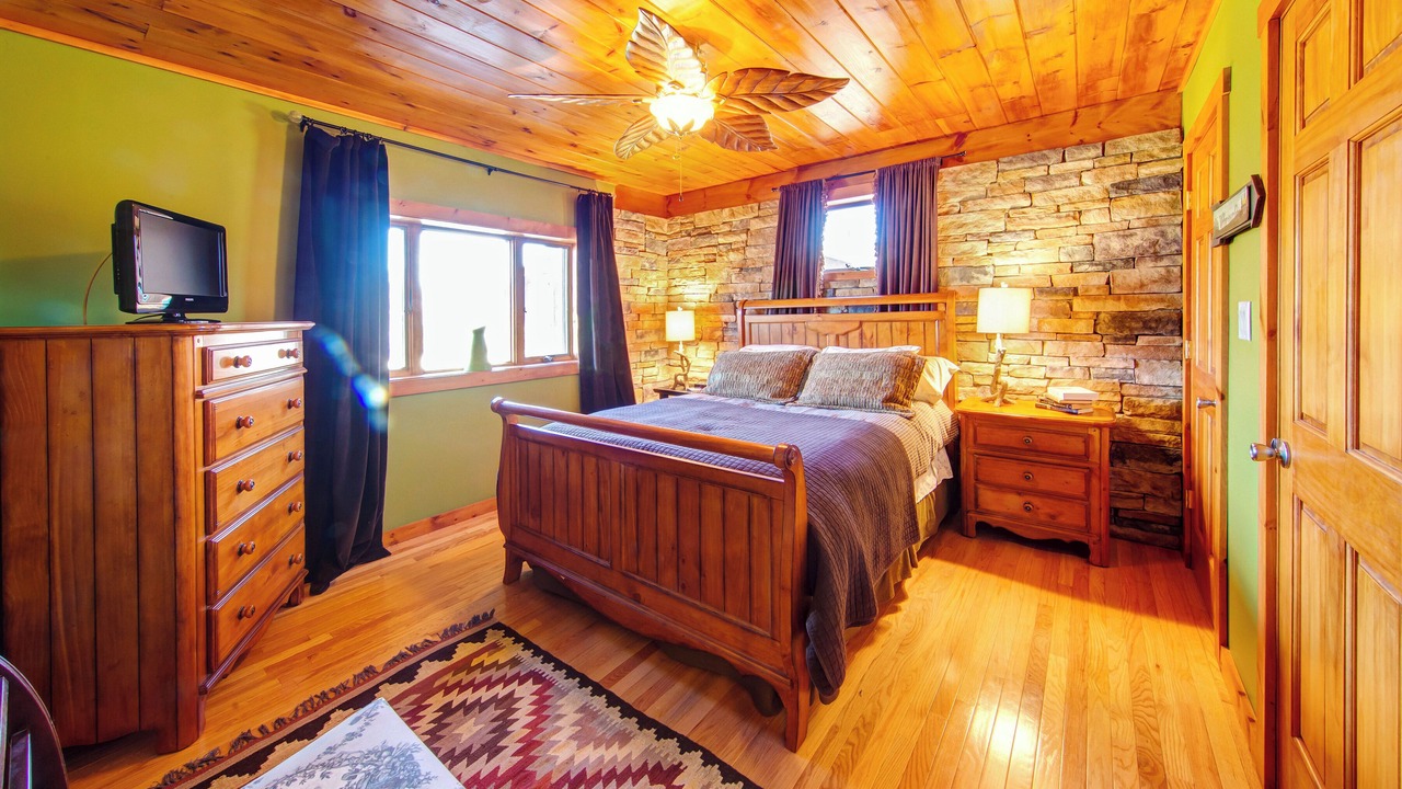 Photo of Bedroom in Roxbury