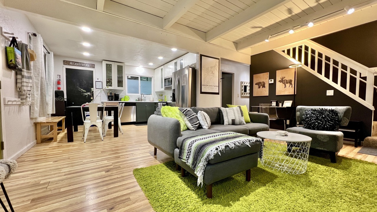 Photo of Livingroom in Black Bart