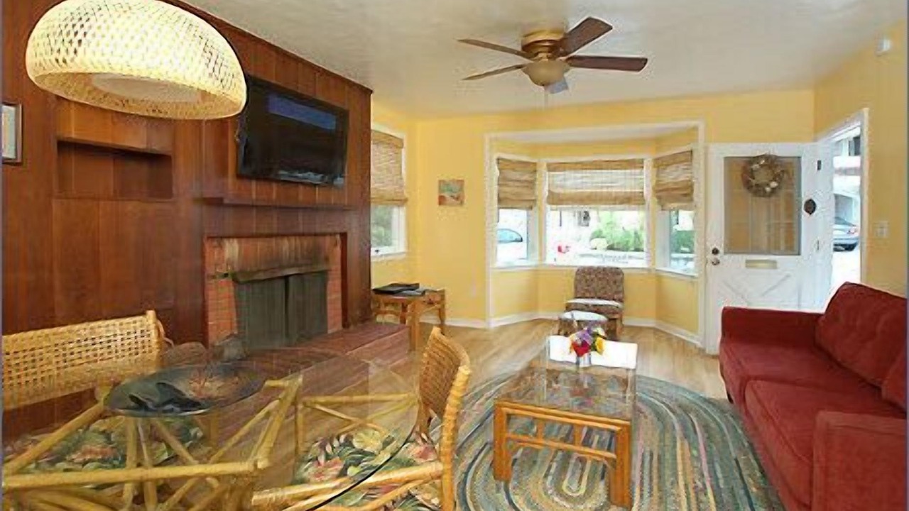 Photo of Livingroom in Balboa Island