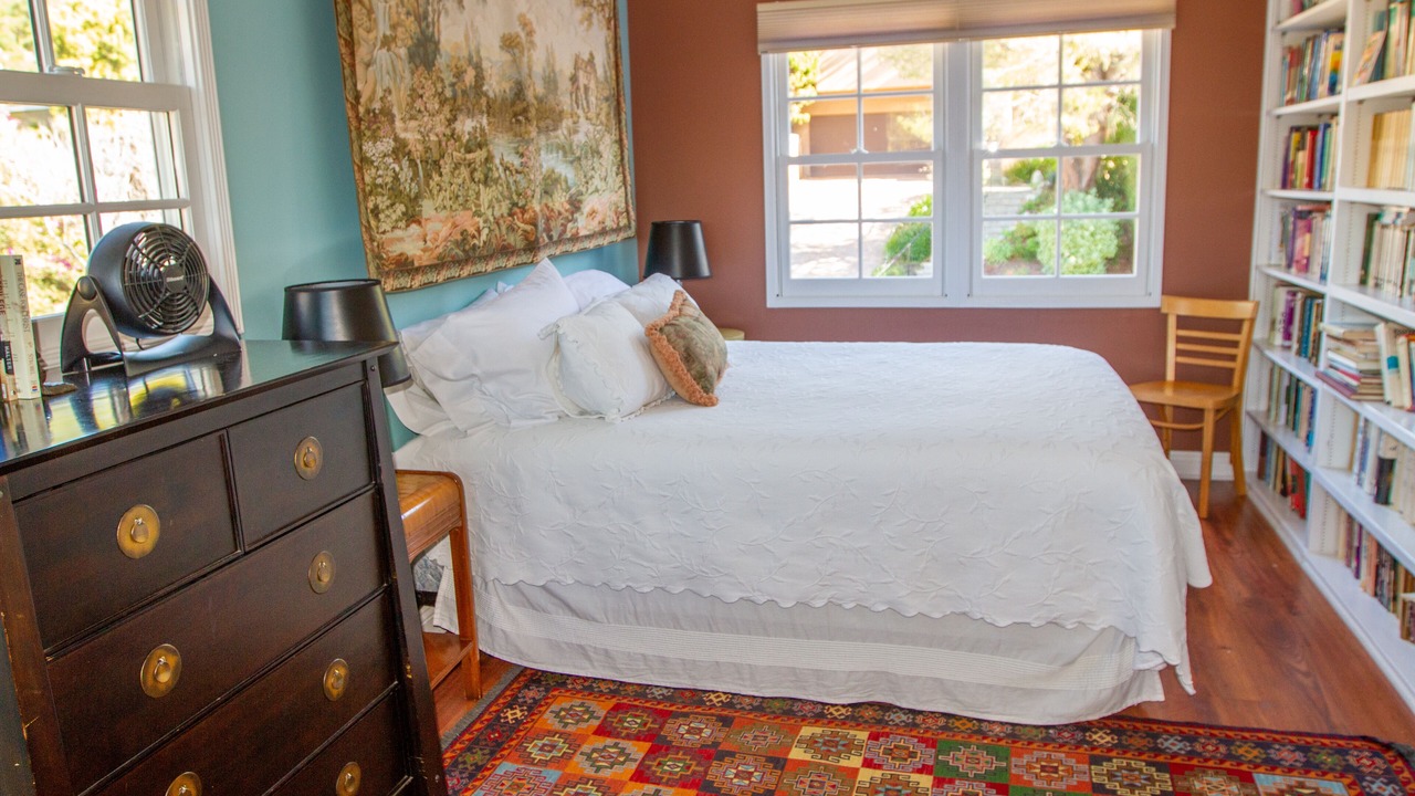 Photo of Bedroom in Pacific Palisades