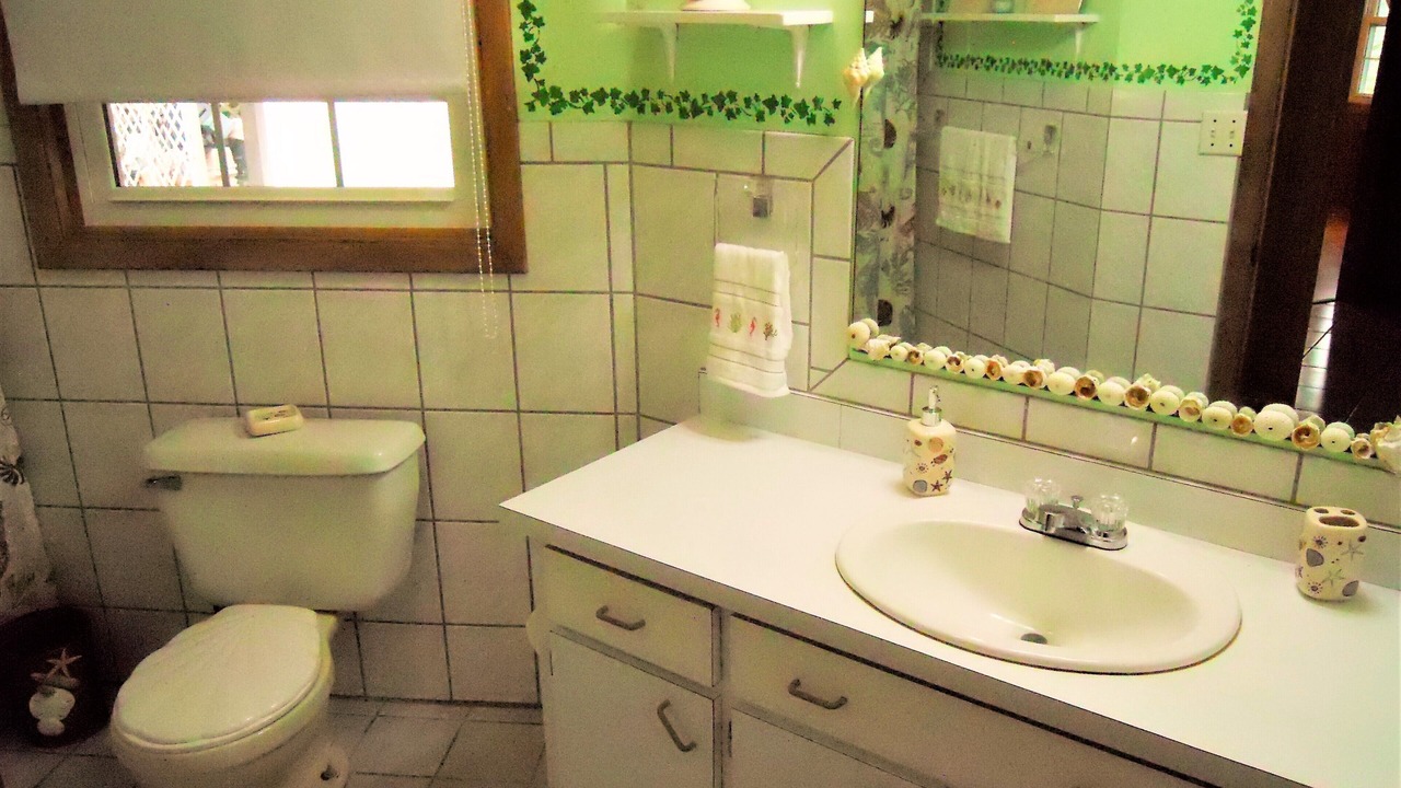 Photo of Bathroom in Green Turtle Estates