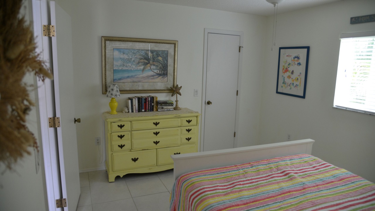 Photo of Bedroom in Golden Beach